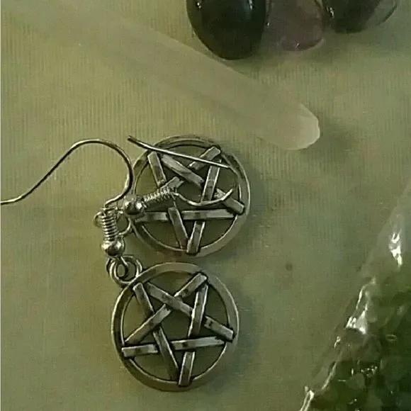 - pentagram earrings new w bonus Gift - Picture 3 of 4